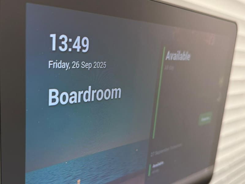 close up of a computer screen displaying the time